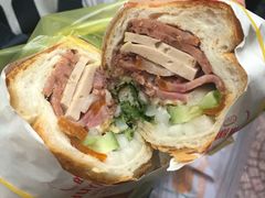 -Bánh Mì Huynh Hoa