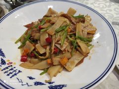 -雅和生态渔庄·宜城锅巴饭(龙灵山公园店)