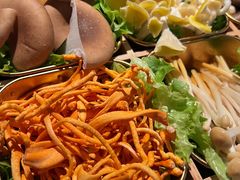 -尚尚仙·酸汤猪手·猪肚鸡火锅(华联万柳购物中心店)
