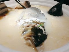 -卢大鲜鱼头捞饭(美利广场店)
