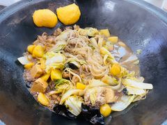 -粘豆包柴火铁锅炖