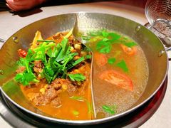 -伴山牛贵州黄牛肉火锅·苗疆非遗艺术餐厅(上海首店)