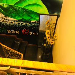 点击看大图 楼梯-清悦SPA美容