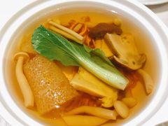 菜胆松茸竹笙汤-拾溪餐厅(杭州千禧度假酒店)