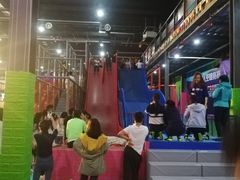 -超人空间竞技场·轰趴团建蹦床主题公园