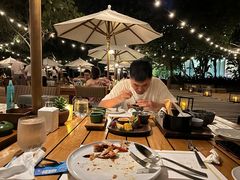 -三亚艾迪逊酒店·海滩烧烤 BARBACOA·现场乐队·浪漫晚餐·烧烤海鲜