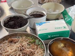 -正宗杨记普洱酸醋米线(总店)