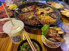 -财二舅火锅招待所