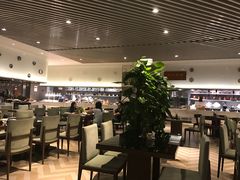 大堂-筠咖啡西餐厅(上海国展宝龙丽筠酒店)