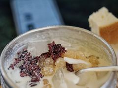 睡映椰-啰啰冰屋(景洪总店)