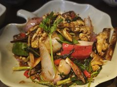 -大头虾越式风味餐厅(光明广场店)