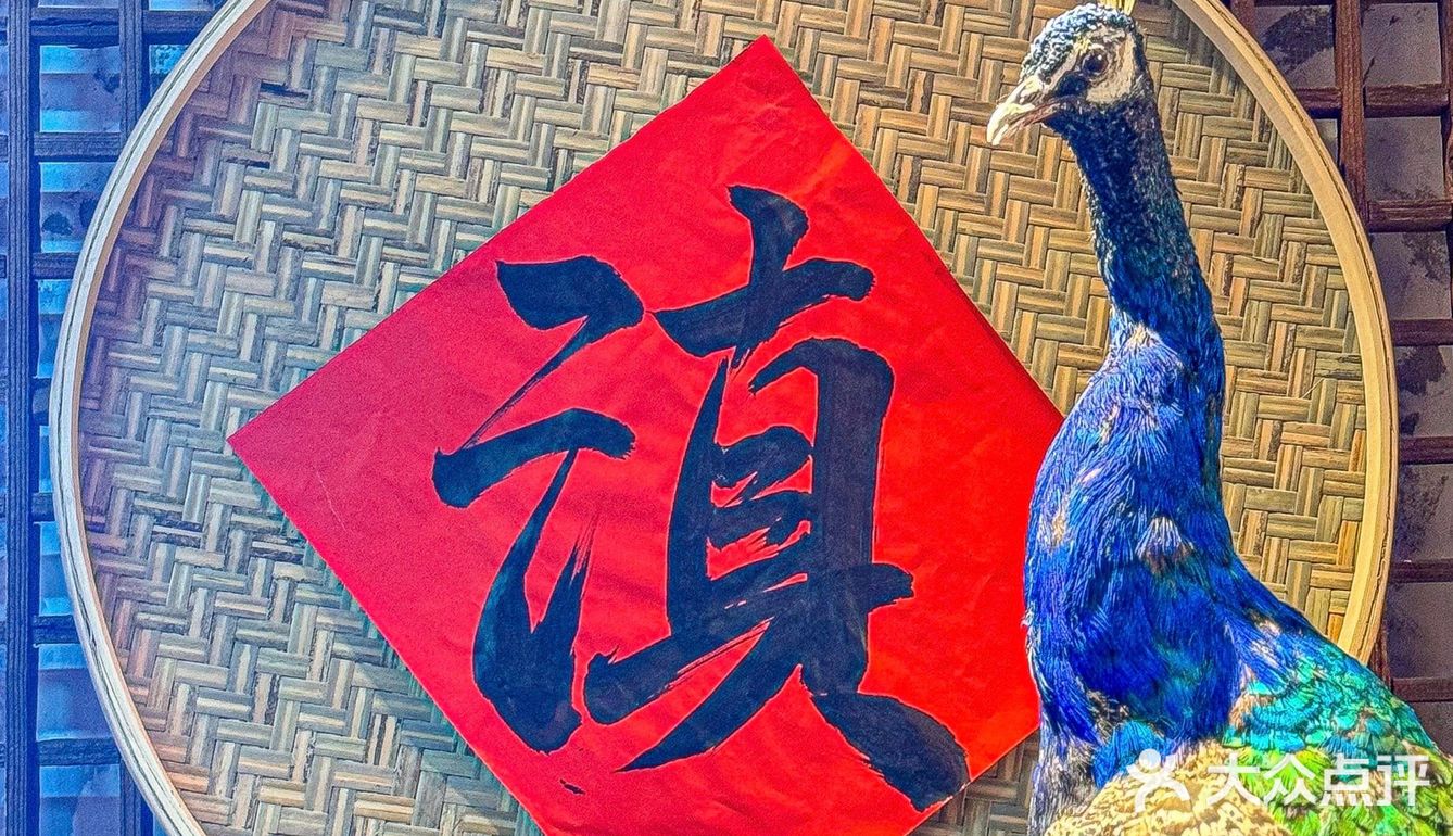 不用去云南也能吃到地道酸汤火锅，忍不住胃口大开！