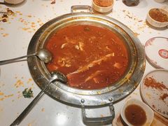 -老房老舍重庆火锅(假日城市店)