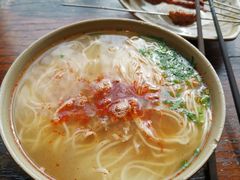 -亮亮面馆(经六路店)