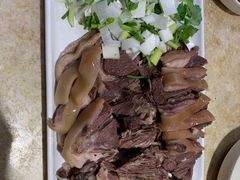 带皮狗肉-英子补身汤(海兰路店)