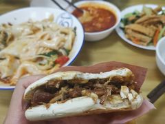 腊汁肉夹膜-大嘻咹biangbiang面(历史博物馆店)