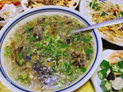 -超越海鲜屋(飞龙物业店)