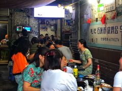 等位区-石灰市毛记烧鸡公(解放碑店)