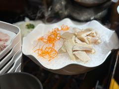-老牌坊云南鱼豆花火锅(哈西万达店)