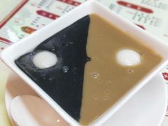 芝麻糊配核桃糊(汤丸)-香港華心糖水鋪(南西总店)