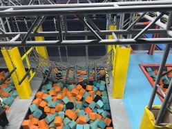 -蹦贝运动中心·蹦床·攀岩·闯关(龙岗店)