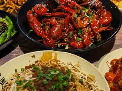 -巴厘龙虾·榜首油焖大虾(音乐学院·沿江酒馆店)