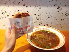 -钟方模白家肥肠粉(春熙店)