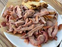 -六泰居·尔滨地标·东北菜(松北店)