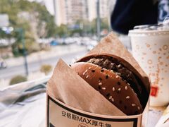安格斯MAX厚牛培根堡-麦当劳·得来速店(星沙大道店)