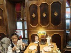-秘密旅行Bonjour(黑金冠 江南西店)