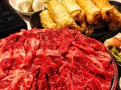 安格斯牛肉-鲜入围煮花胶鸡海鲜火锅