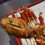 吃着烤串🍢 却有蹦迪的冲动