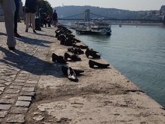 -多瑙河畔鞋履雕塑