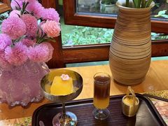 -月亮眼花园餐厅书吧酒吧
