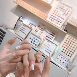 -十月·日式美甲美睫·纹眉