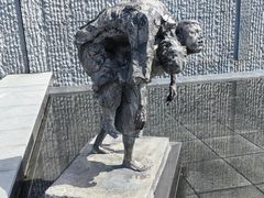 -侵华日军南京大屠杀遇难同胞纪念馆-停车场