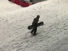 -乔波室内滑雪场