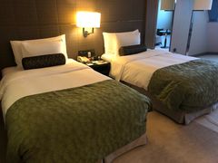 -上海滴水湖皇冠假日酒店