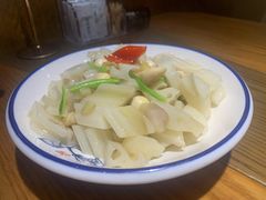 荷塘三宝-黄泥岗·地道湖北菜(奥特莱斯店)