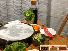 餐具摆设-么肆烤肉(汉街形象店)