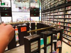 -钟书阁(群光广场店)