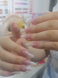-尤米一站式美甲美睫