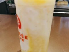 -霸王茶姬(大学城熙街店)