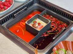 牛油辣＋番茄锅＋三鲜锅-洞子口重庆鲜货火锅(楚翘城旗舰店)