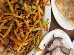 -铁东熏肉大饼铺老二马路黑牌子