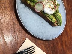牛油果温泉蛋吐司-O'mills Sourdough Bakery&Bistro(永嘉路店)
