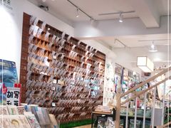 -猫的天空之城概念书店(束河店)