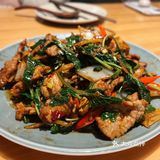 为了试出哪个菜好吃，我们几乎点了一大半！ 