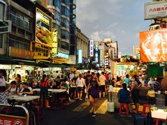 -六合夜市