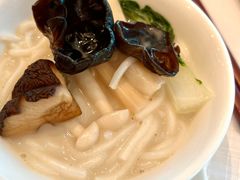 鱼汤珍菌泡米线-金悦轩海鲜酒家(拱北店)